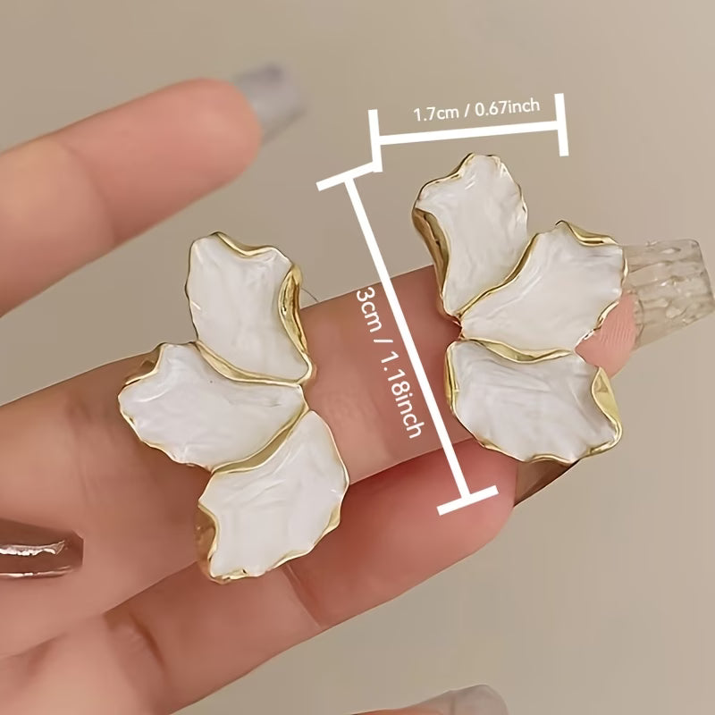 FLORETTE | PEARL FLOWER PETAL EARRINGS
