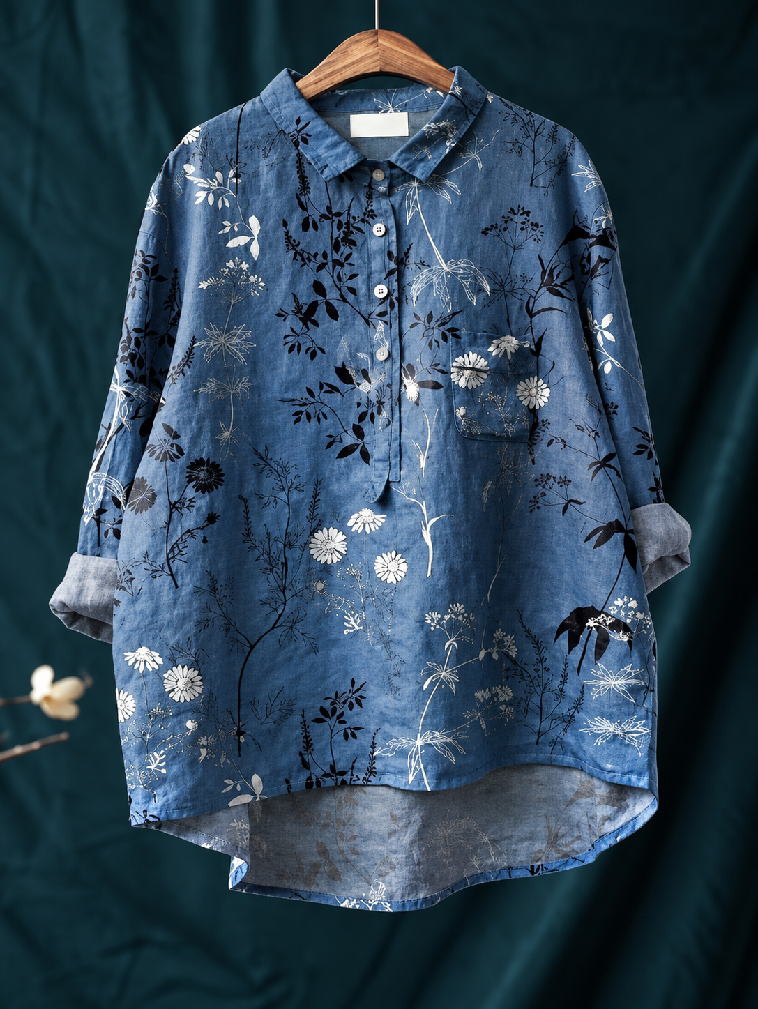 Relaxed Floral Print Linen Shirt with Long Sleeves and Chest Pocket