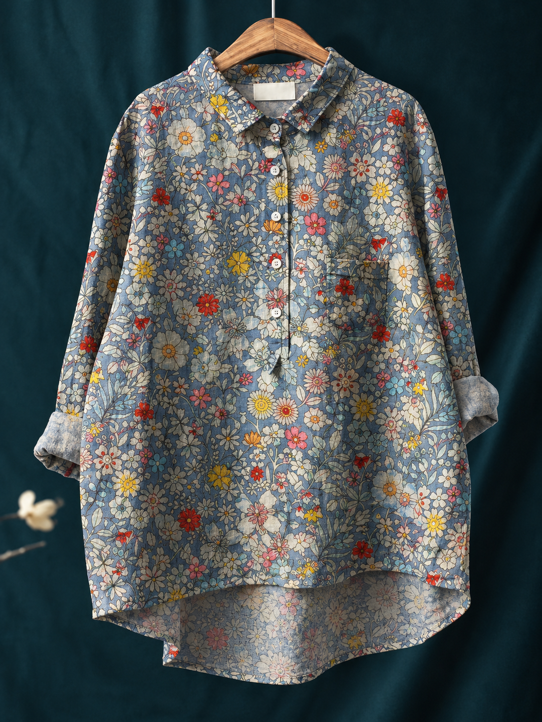 Relaxed Floral Print Linen Shirt with Long Sleeves and Chest Pocket