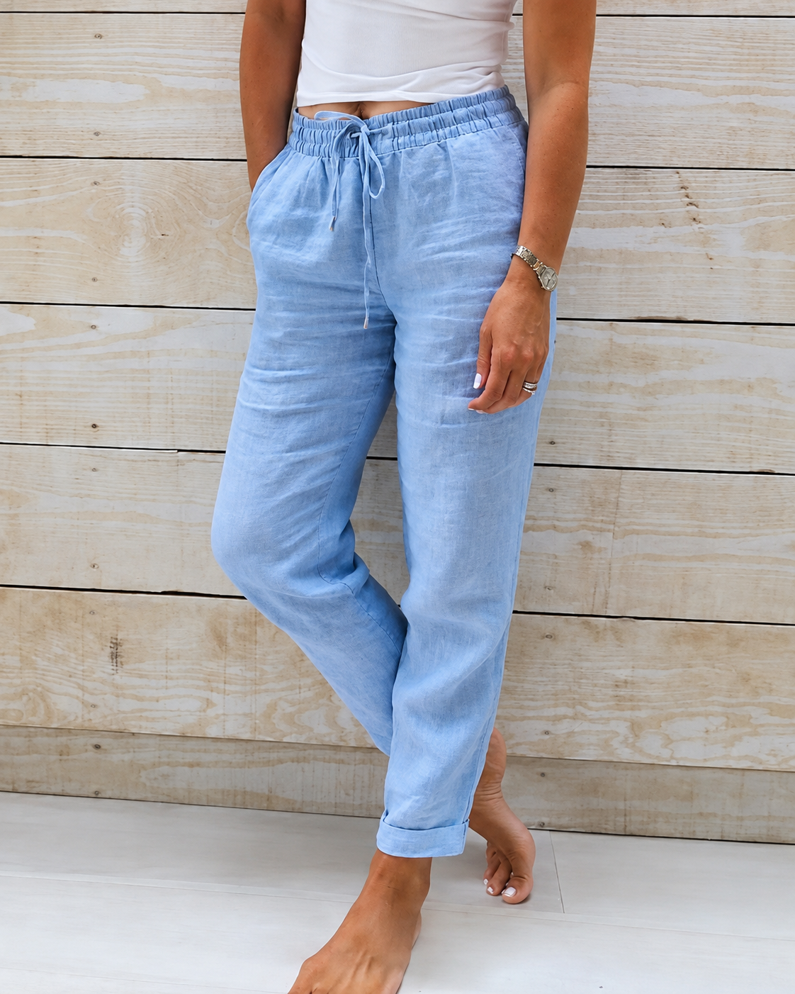 Relaxed Linen Trousers with Drawstring Waist and Straight Leg