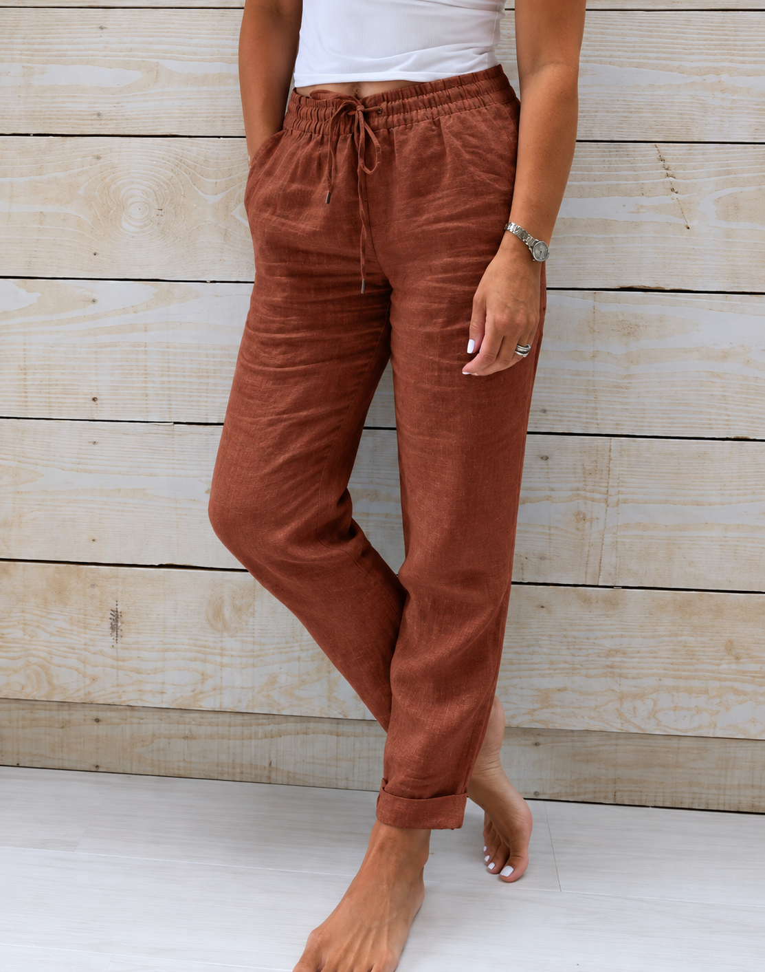 Relaxed Linen Trousers with Drawstring Waist and Straight Leg