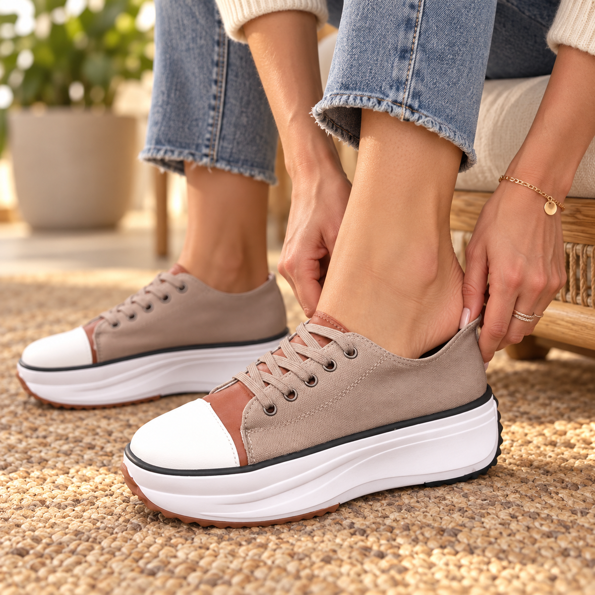 Lavinia Platform Sneaker