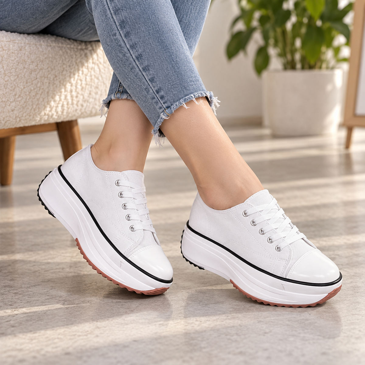 Lavinia Platform Sneaker