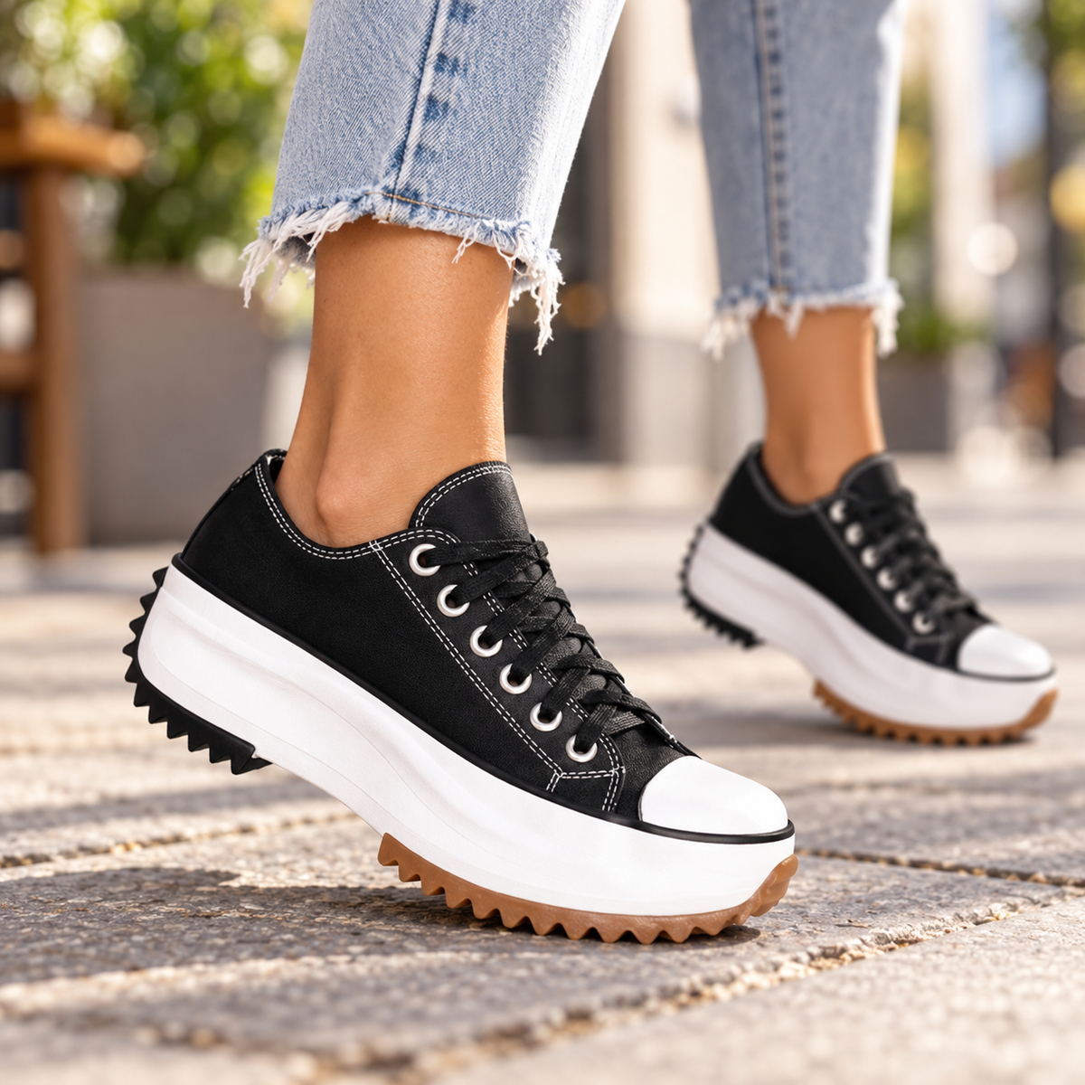 Lavinia Platform Sneaker