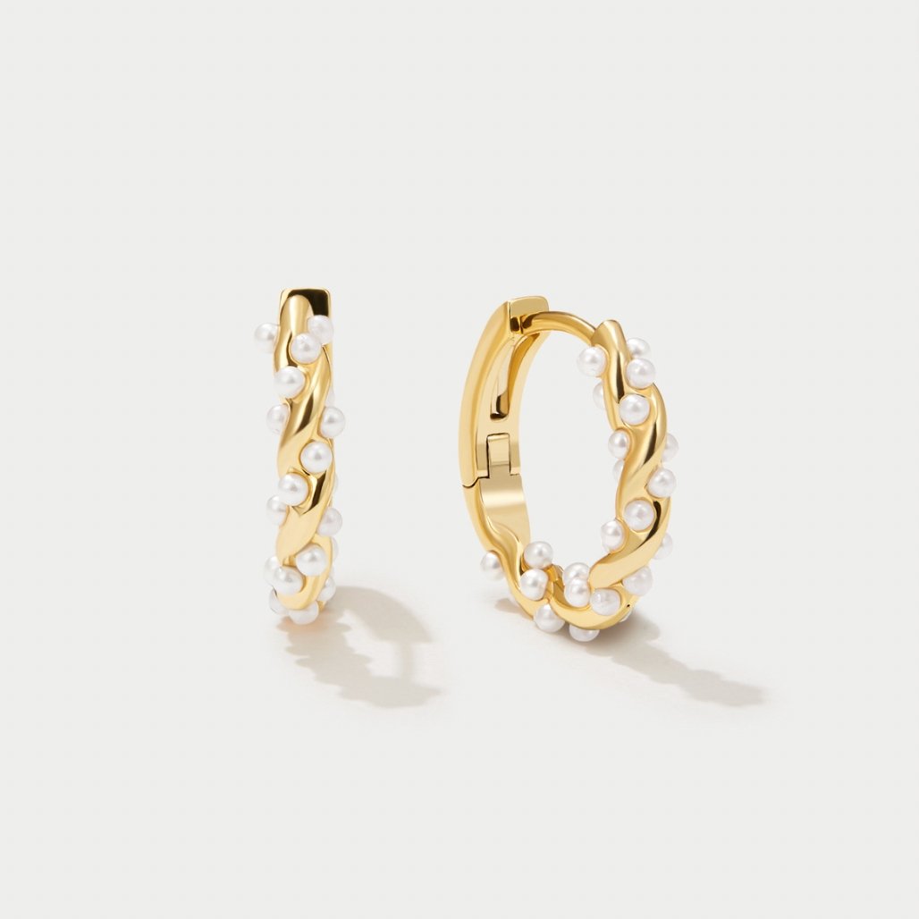 TWYLA | TWIRLED PEARL HOOP EARRINGS